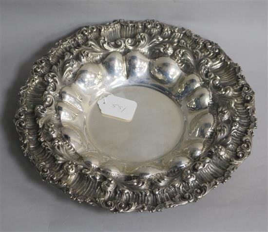 A Continental 800 standard circular silver dish, Dia 33cm